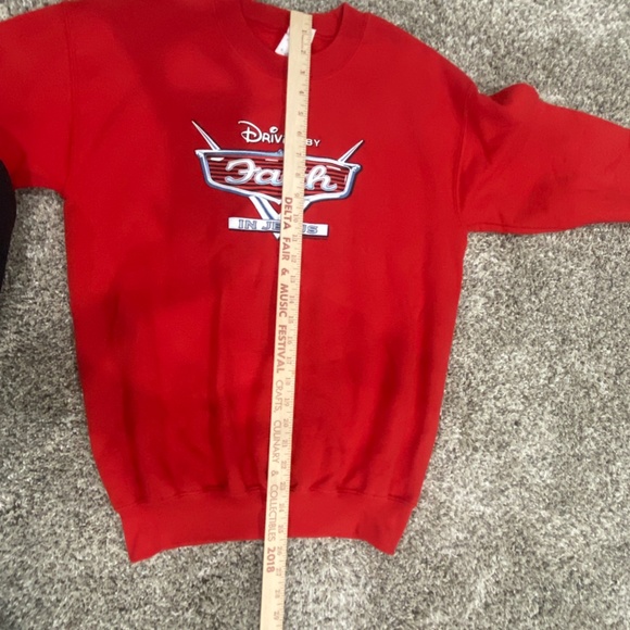 NEW Small Sweatshirt Red Cars Theme Driven by Faith in Jesus Gildan Heavy Blend - Picture 7 of 7